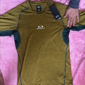 Oakley Men's Swim Shirt - Olive and Dark Green